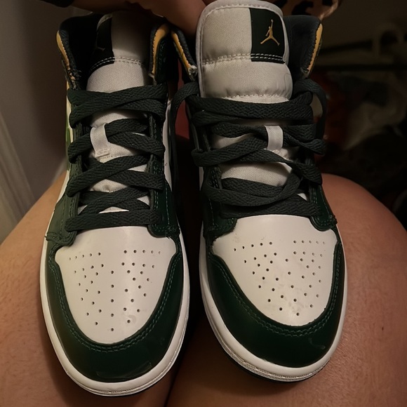 Brand new Jordan 1s - Picture 2 of 3
